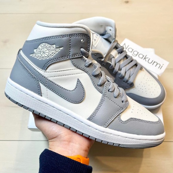 🐋 Women’s Nike Air Jordan 1 mid stealth grey white shoes - big kids - Picture 2 of 4